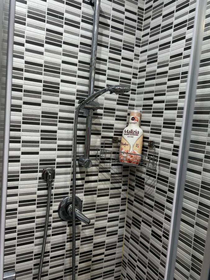 Smart'S House Deluxe Quartieri Spagnoli Napoli Esterno foto