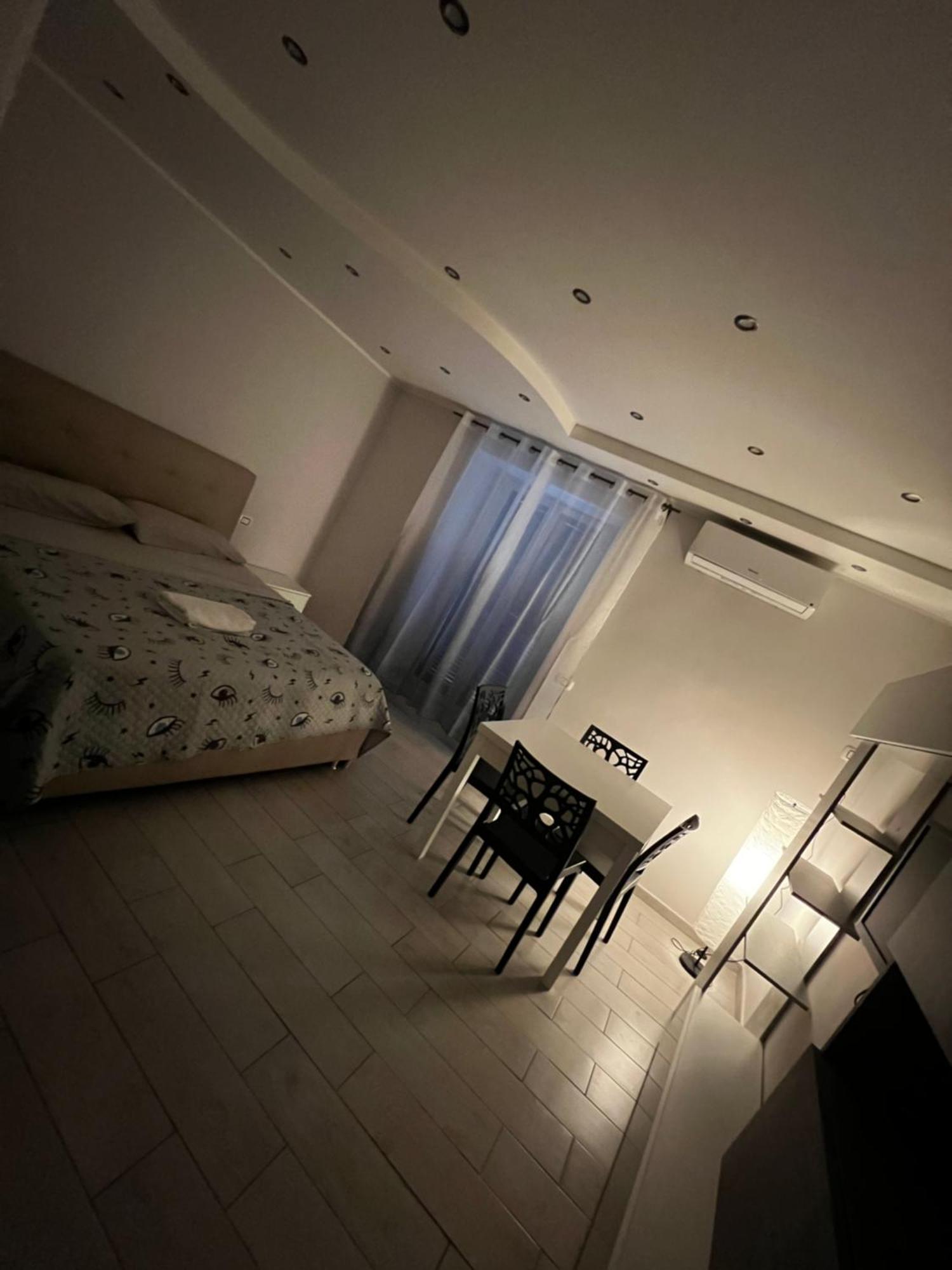 Smart'S House Deluxe Quartieri Spagnoli Napoli Esterno foto